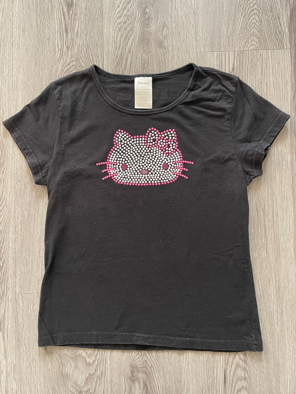 Y2K Sanrio hello kitty babe tee
